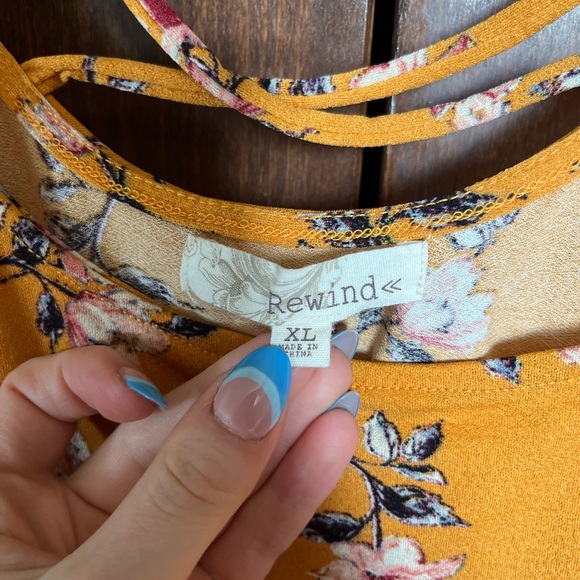 Rewind Yellow Floral Laced Back Blouse - Picture 3 of 3